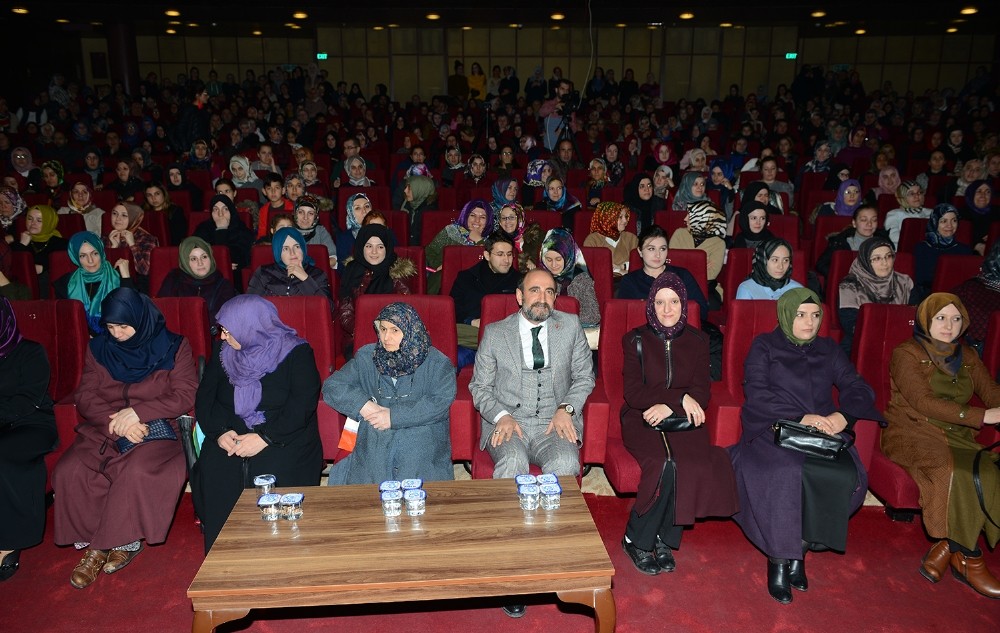 Yıldırım Belediyesi'nin konuğu  "Bağırmayan anneler" konferansı