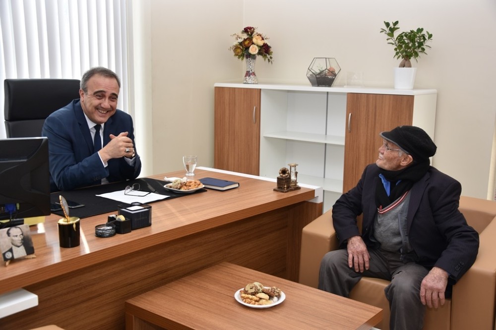 Başkan Karaçoban vatandaşın gönlünde taht kuruyor