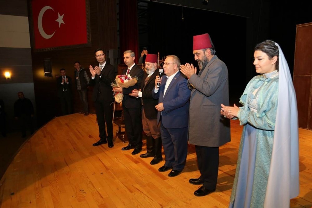 2. Abdulhamid Han’ın hayatının anlatıldığı tiyatro oyunu Kütahya’da da sahnelendi