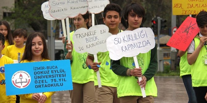 Buca’da öğrenciler suyun önemini anlattı