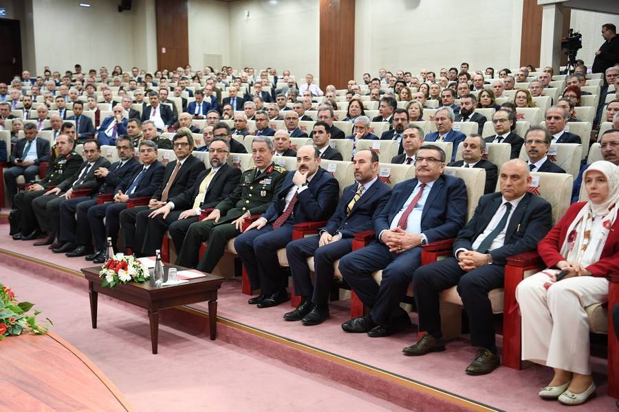 Genelkurmay Başkanı Akar’ın sunduğu ’Türkiye ve Güvenlik’ konulu konferansa katıldı