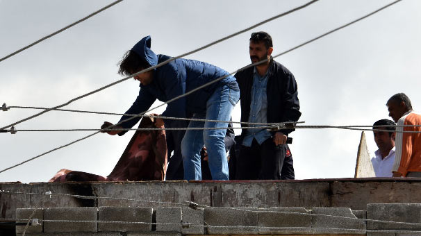 Oğlunu Elektrik Akımından Kurtarmaya Çalışan Baba Hayatını Kaybetti