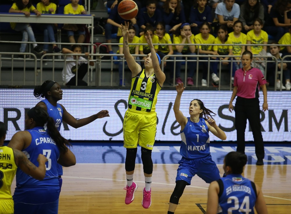 Fenerbahçe kadın basketbol takımı Hatay Büyükşehir Belediyesi'ni yenerek finale çıktı