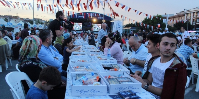İlk iftarda 5 bin vatandaş Bağcılar’da buluştu