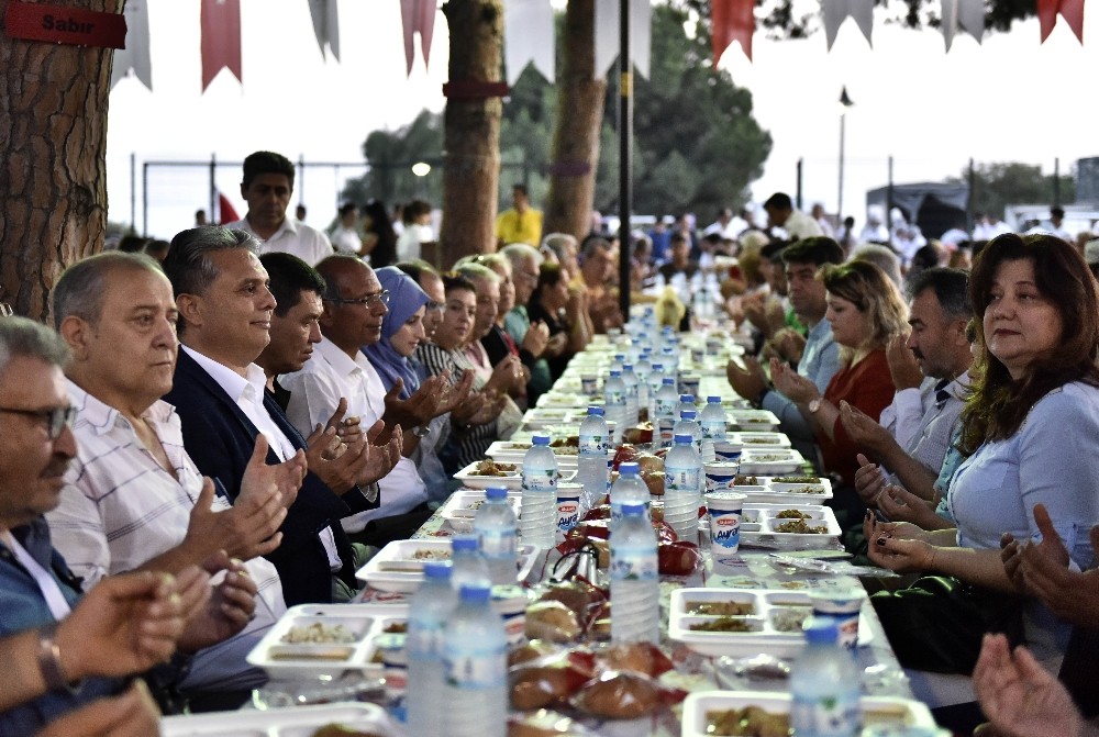 Muratpaşa Belediyesinin ilk iftarı engellilere