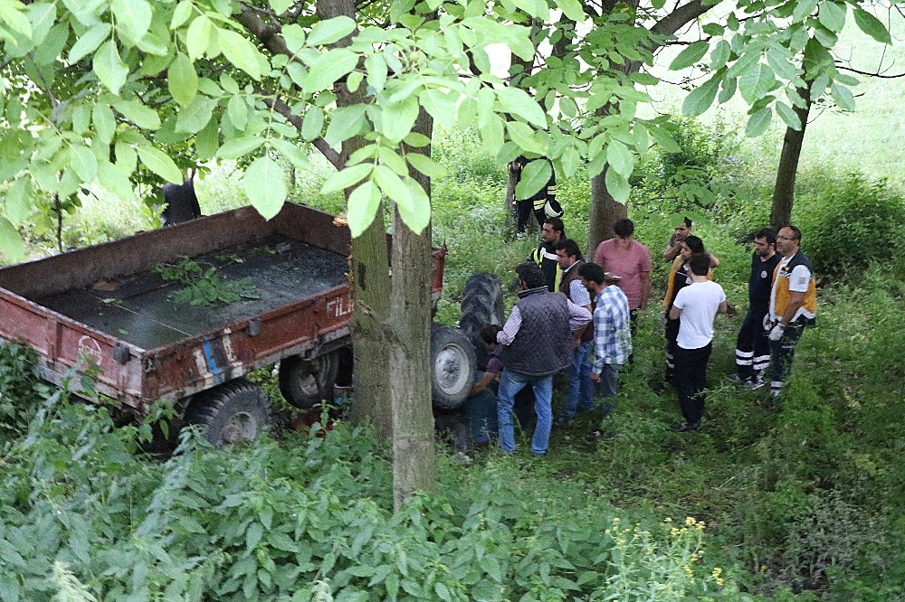 Karabük'ün Safranbolu ilçesinde Devrilen traktörün sürücüsü hayatını kaybetti