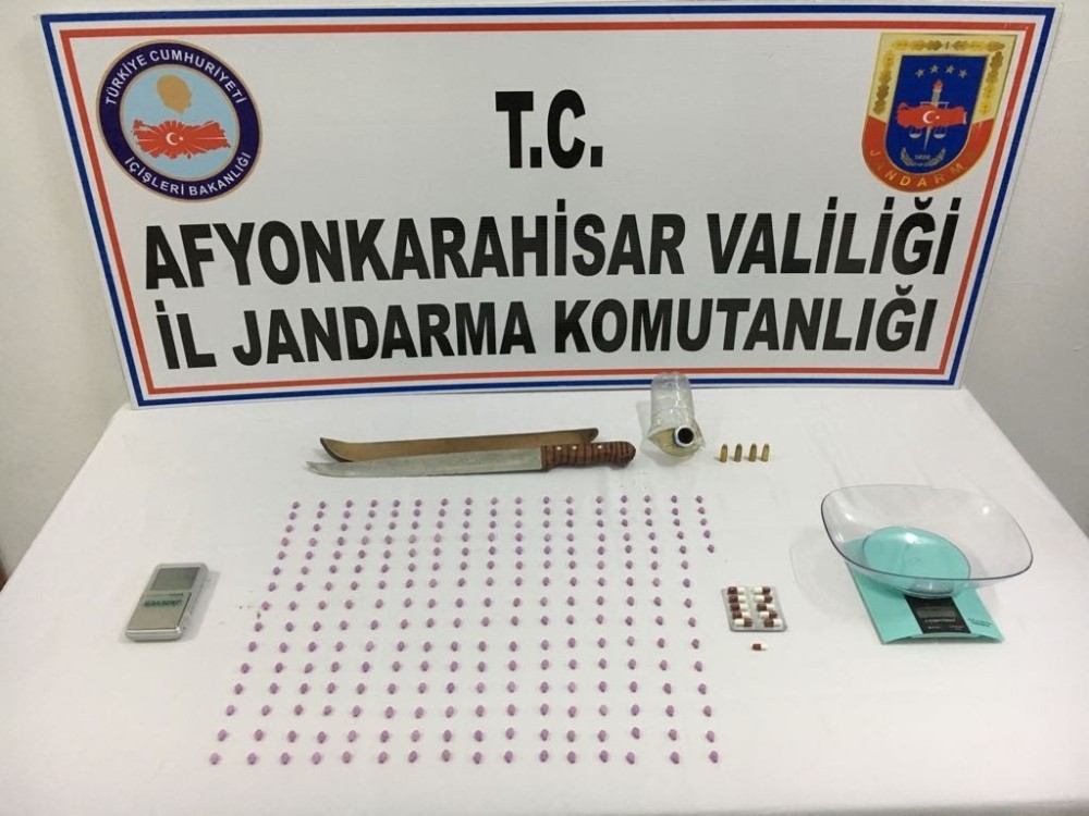 Afyon'da Jandarmadan uyuşturucu operasyonu