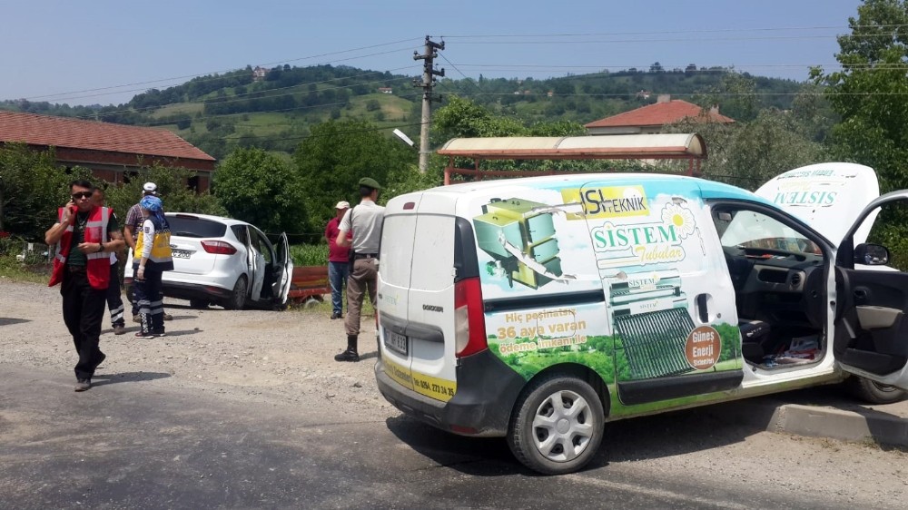 Zonguldak’ta trafik kazası: 3 yaralı var