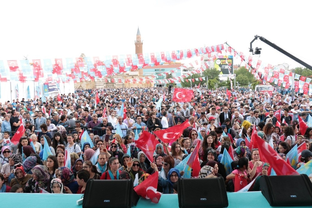 İyi Parti Genel Başkanı Meral Akşener:"şeker fabrikasının satışı iptal"