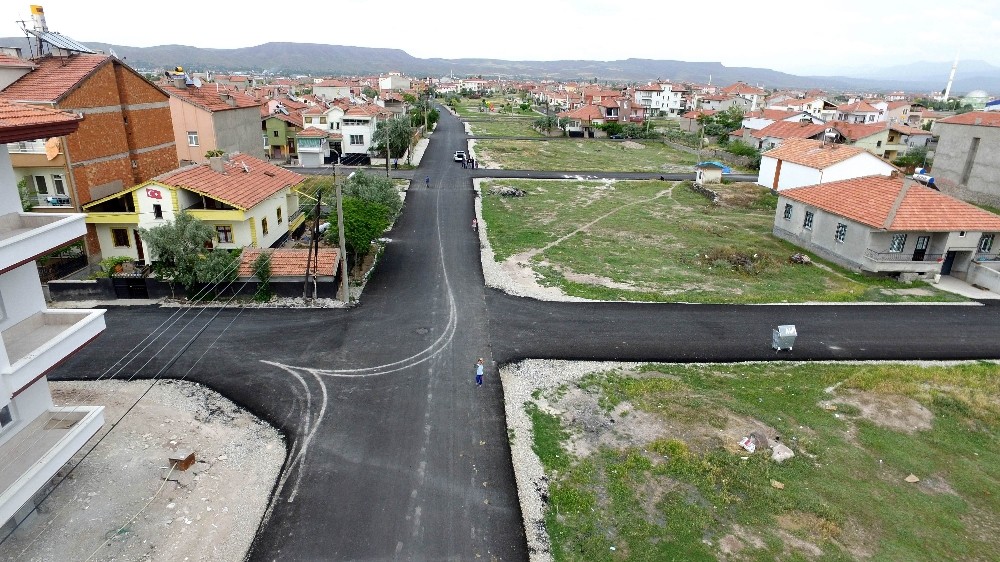 Aksaray’da asfalt çalışmaları devam ediyor.