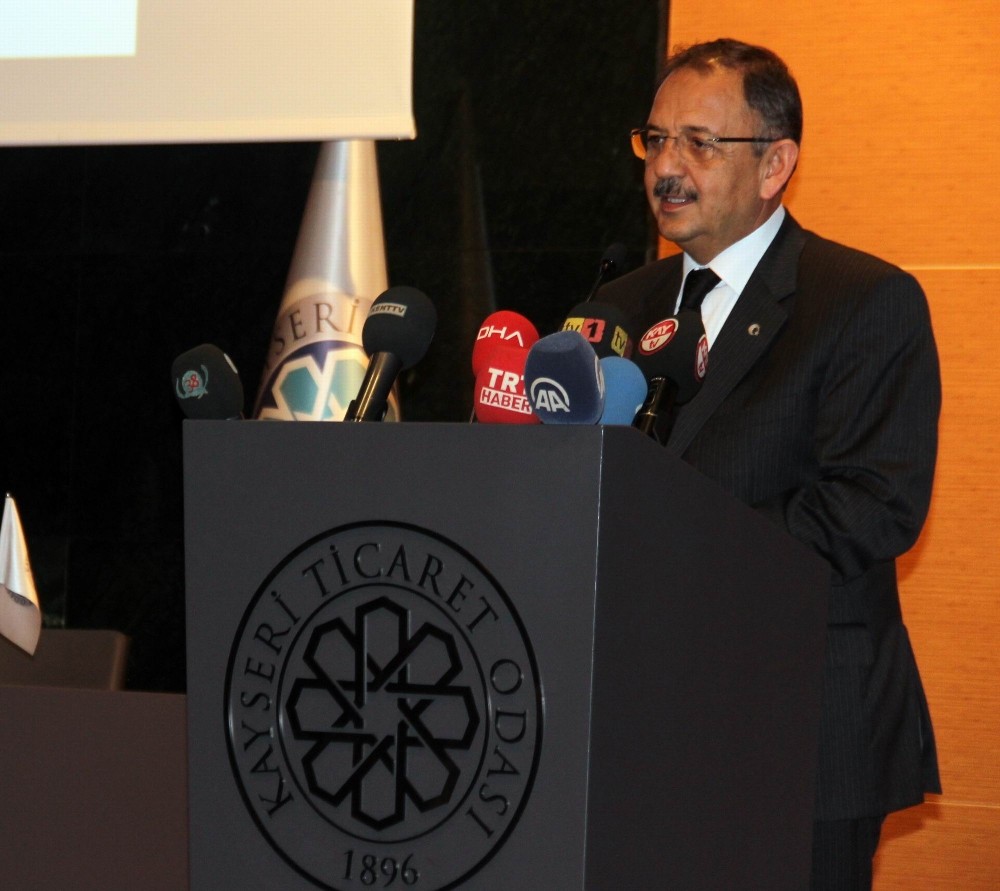 Çevre ve Şehircilik Bakanı Mehmet Özhaseki: Hızlı  tren açıklamasında bulundu