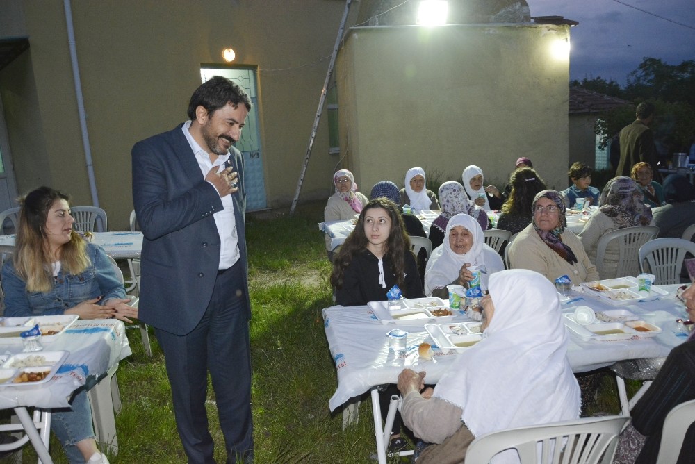 Seyitgazi’de iftar coşkusu tüm hızıyla devam ediyor