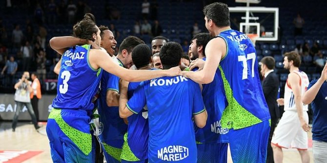 Anadolu Efes'i yenen Tofaş, 18 yıllık aranın ardından finale yükseldi