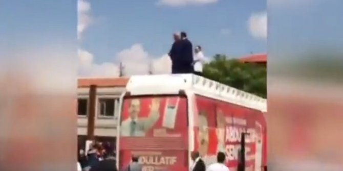 Abdullatif Şener araba kornasıyla protesto edildi