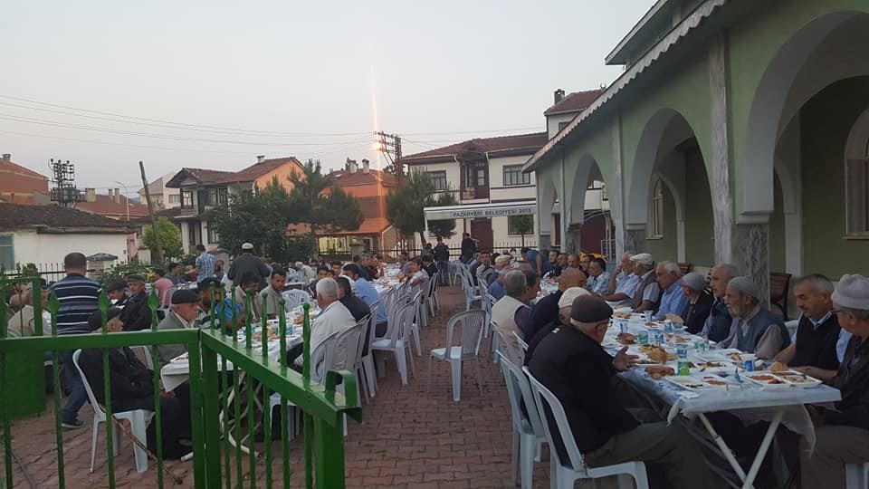 Bilecik Pazaryeri’nde mahalle iftarları devam ediyor