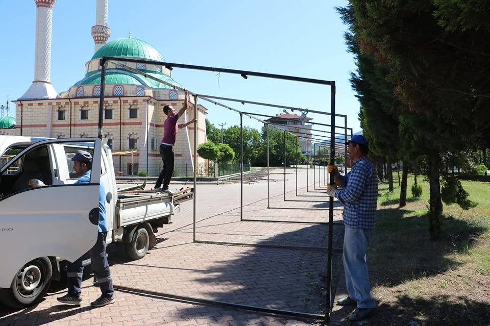 Devrek’te Yaz Şenlikleri stantları kurulmaya başlandı