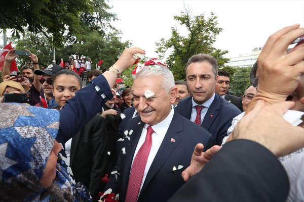 Son Başbakan Binali Yıldırım'a sevgi gösterisi