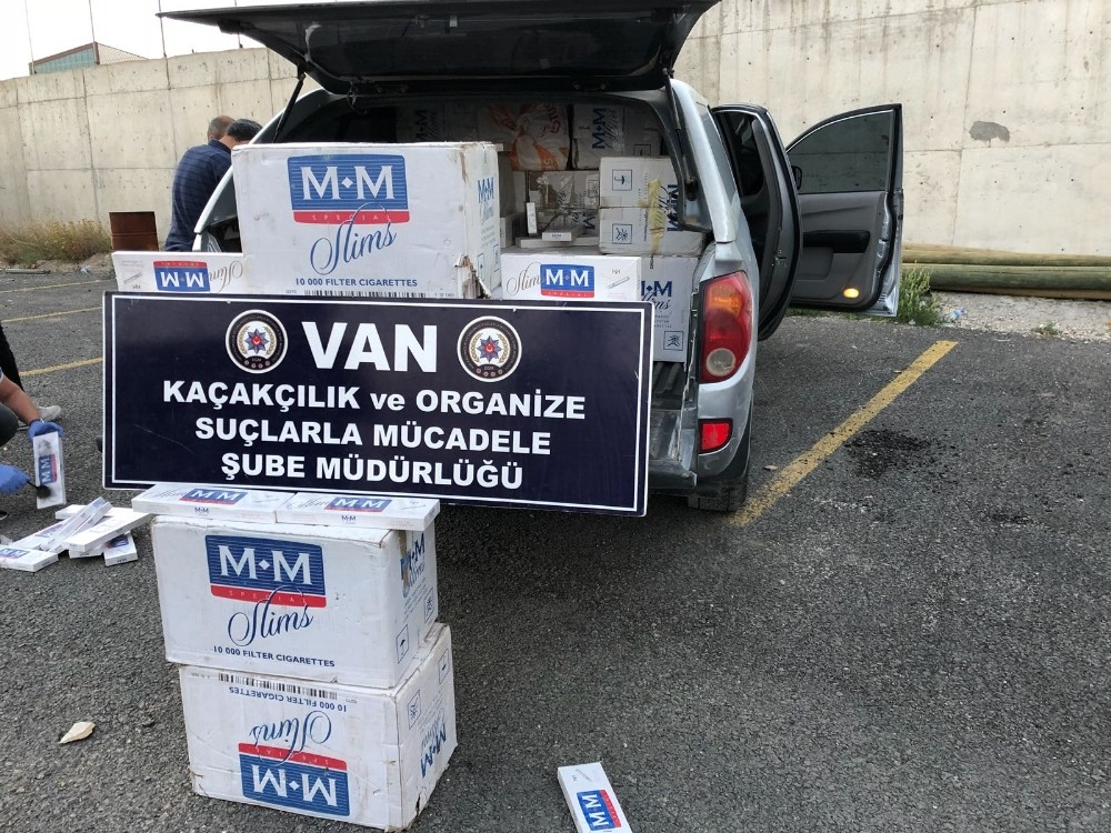 Van’da 16 bin paket kaçak sigara ele geçirildi