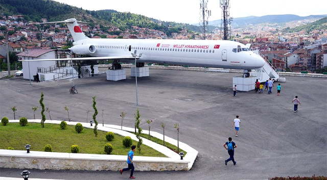 Kastamonu'da yolcu uçağı millet kıraathanesine dönüştürüldü