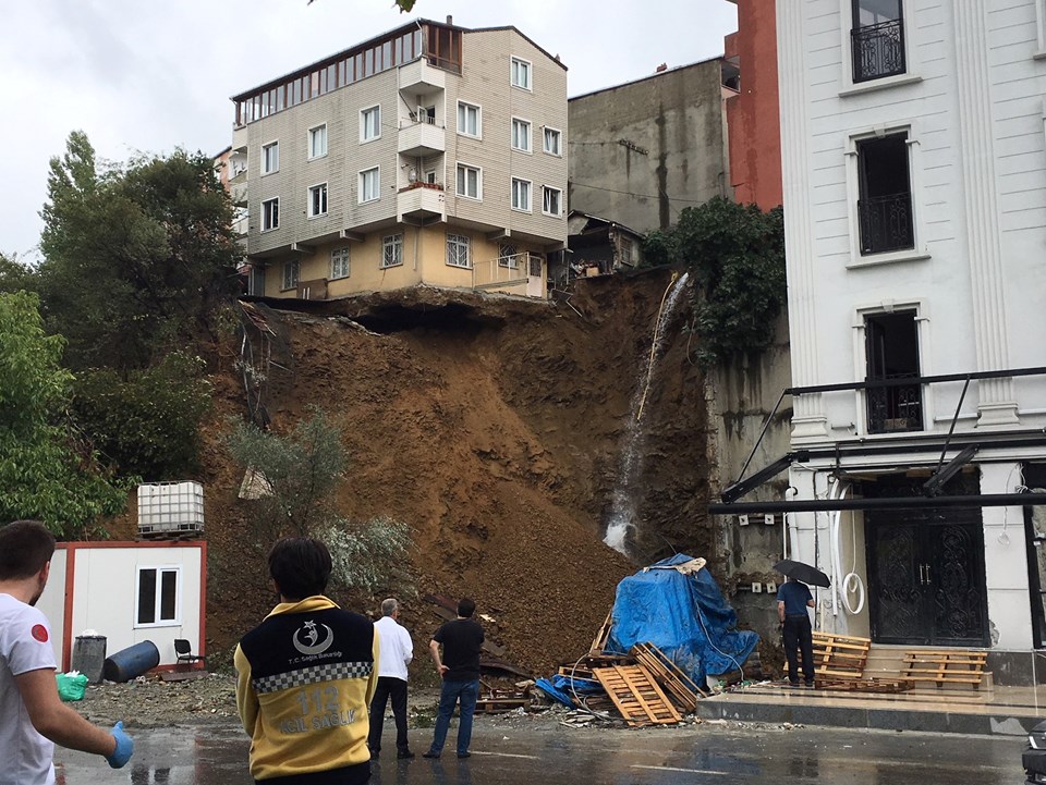 Beyoğlu Belediye Başkanı'ndan heyelan açıklaması