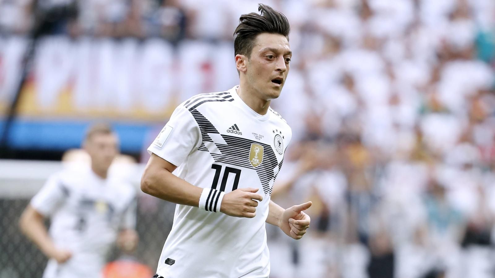 Mesut Özil'den Almanya'ya Euro 2024 darbesi!