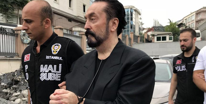 Eski milletvekilinin eşi de Adnan Oktar'a katılmış! Oğlundan çarpıcı açıklamalar