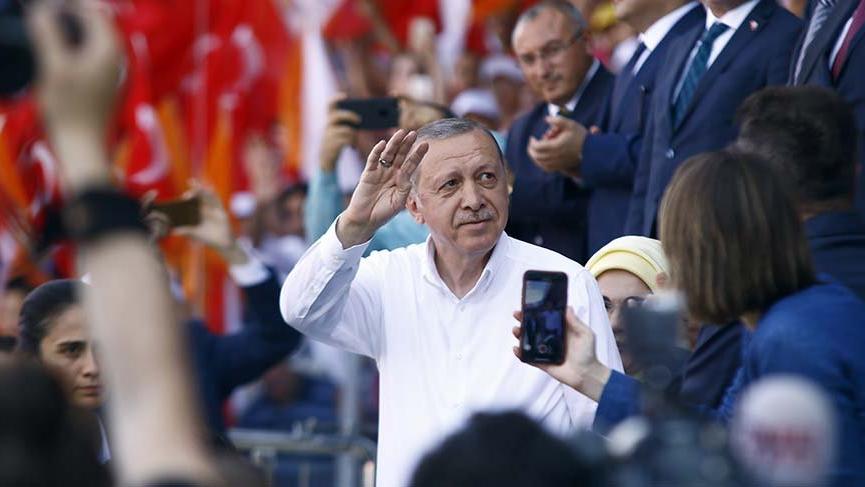 Cumhurbaşkanı Erdoğan açıkladı: "2019 seçim hazırlıklarına start veriyoruz"