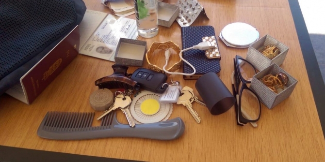 Akaryakıt istasyonunda unuttukları para çantası Iraklı aileye teslim edildi