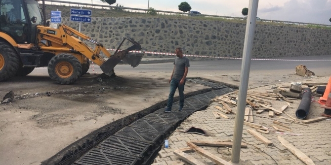 TESKİ Süleymanpaşa’da yağmur suyu hattı ve mazgal yapımına devam ediyor