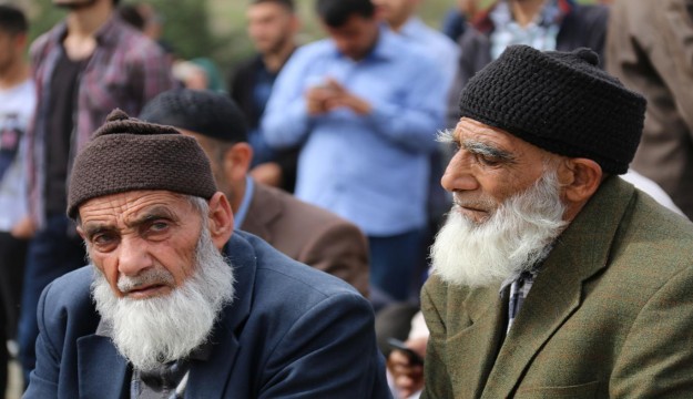 65 Yaş Aylığı ne zaman ödenecek? 65 yaş aylığı zamlandı mı? kimler faydalanabilir?