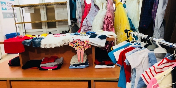 Bu bayramda ihtiyaç sahiplerinin yüzü Dost Eli Giyim Mağazası’yla gülecek