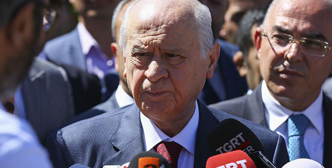 Erken yerel seçim olacak mı? Bahçeli'den bayram namazı sonrası açıklama!