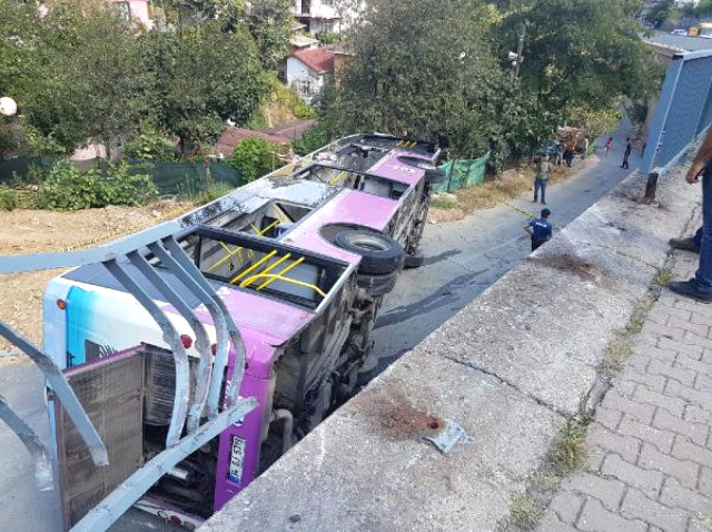 Sarıyer'de halk otobüsü devrildi! Olay yerine çok sayıda ekip yönlendirildi