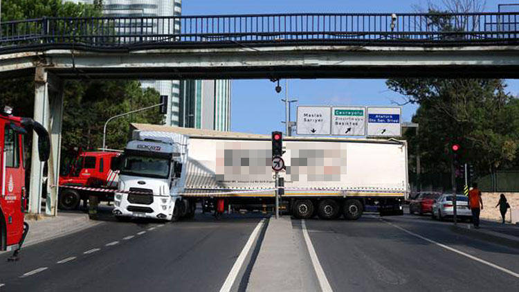 Trafiği birbirine kattı "Buraların yabancısıyım" dedi