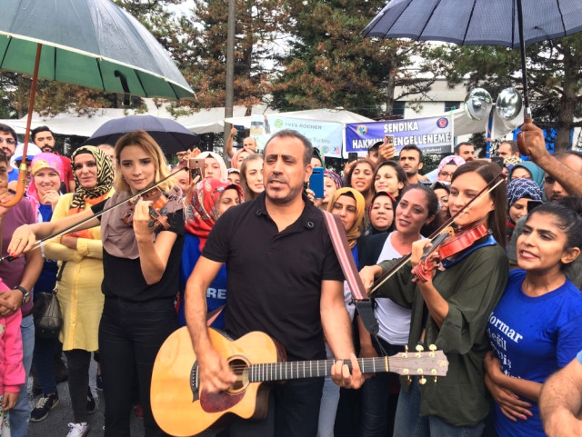 Haluk Levent yine halkın yanında! İşten atılan kadın işçilere yardım elini uzattı