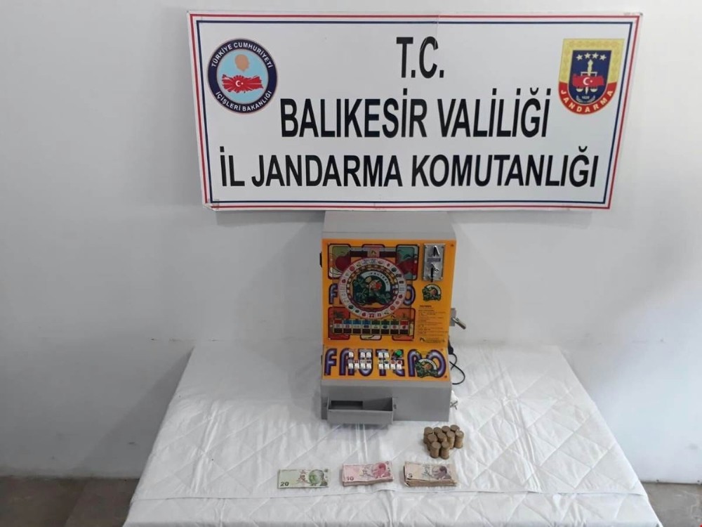 Altıeylül, Halalca Mahallesinde Jandarmadan kumar operasyonu