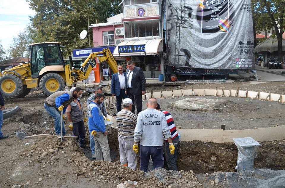 Alaplı'da kaldırımlar 30 yıl sonra yenileniyor