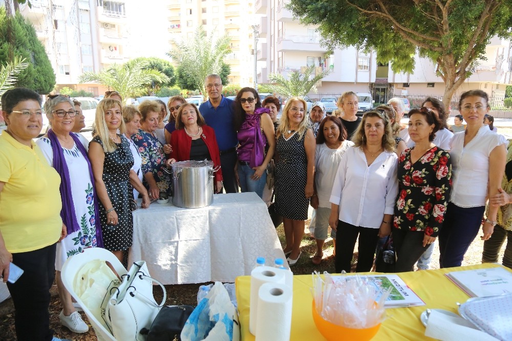 Mezitli Örgü Evi'nde aşure etkinliği düzenlendi