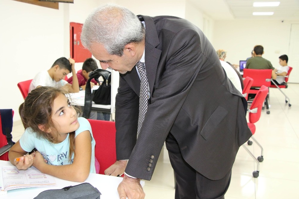 Haliliye Belediye Başkanı Fevzi Demirkol öğrencilerle bir araya geldi