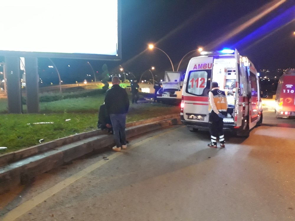 Ankara'da kontrolden çıkan otomobilin kaldırıma çarparak takla attı, 3 yaralı