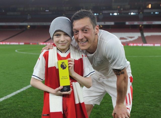 Mesut Özil'e taraftardan üzücü haber