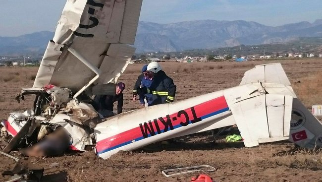 Antalya'da uçak kazası! İki kişi öldü!