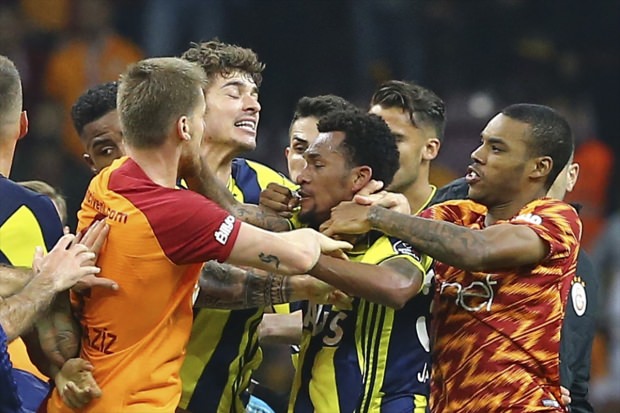 Fenerbahçeli Jailson konuştu: '' İlk defa böyle bir şey yaşadım, adeta boğazlandım!''