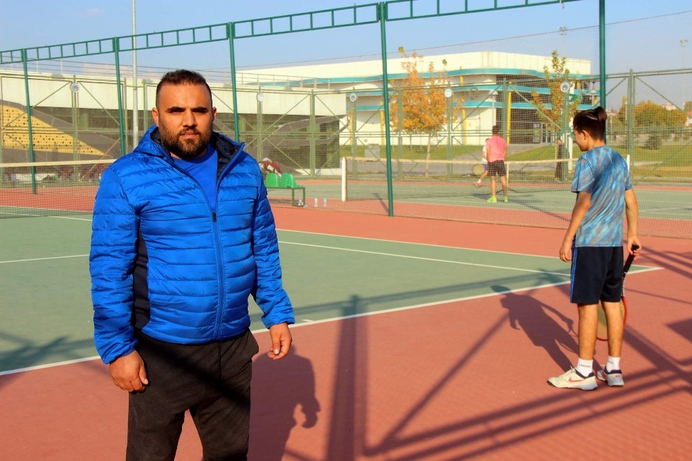 Kayseri'de son 3 yıldır tenis sporu yaygınlaşıyor