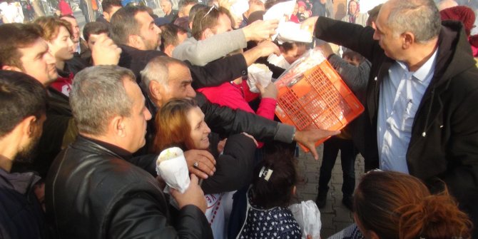 Tekirdağ'da bedava balık izdihamı