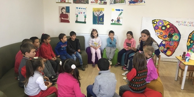 Oyun oynayarak zekalarını geliştiriyor