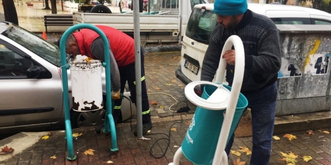 Yıpranan çöp kutularına bakım