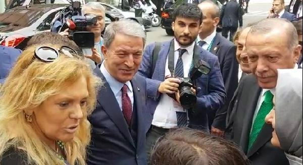 Cumhurbaşkanı Erdoğan'la tanşmak isteyen kadın büyük ilgi gösterdi!