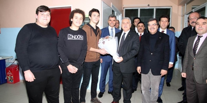 Validen öğrencilere tavsiye