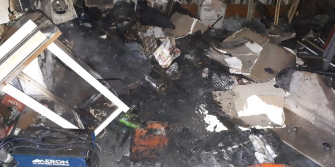 İşyeri yangınında dumandan zehirlenen 1 kişi öldü